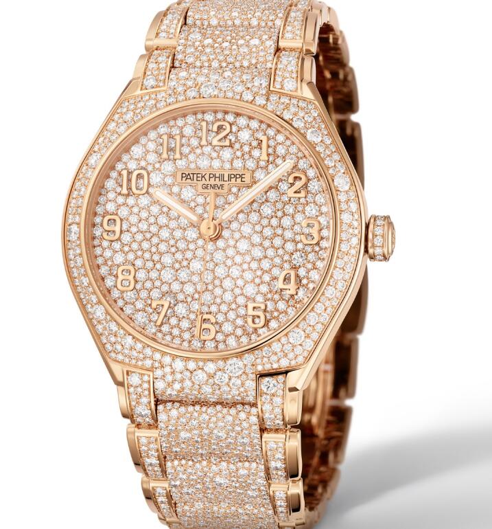 The diamonds paved on the timepiece present the brand's high level of craftsmanship.