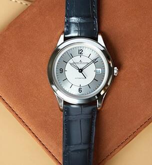 The ultra thin case makes the Jaeger-LeCoultre very suitable for formal occasion.