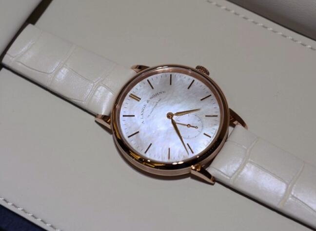 Swiss-made replica watches for women are pure with white color.