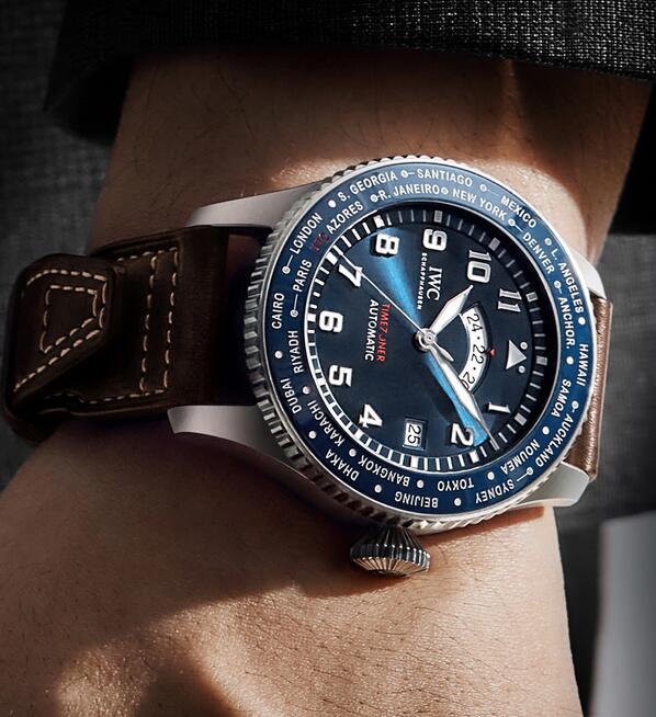 Swiss replica watches give men the fresh feeling with blue color.