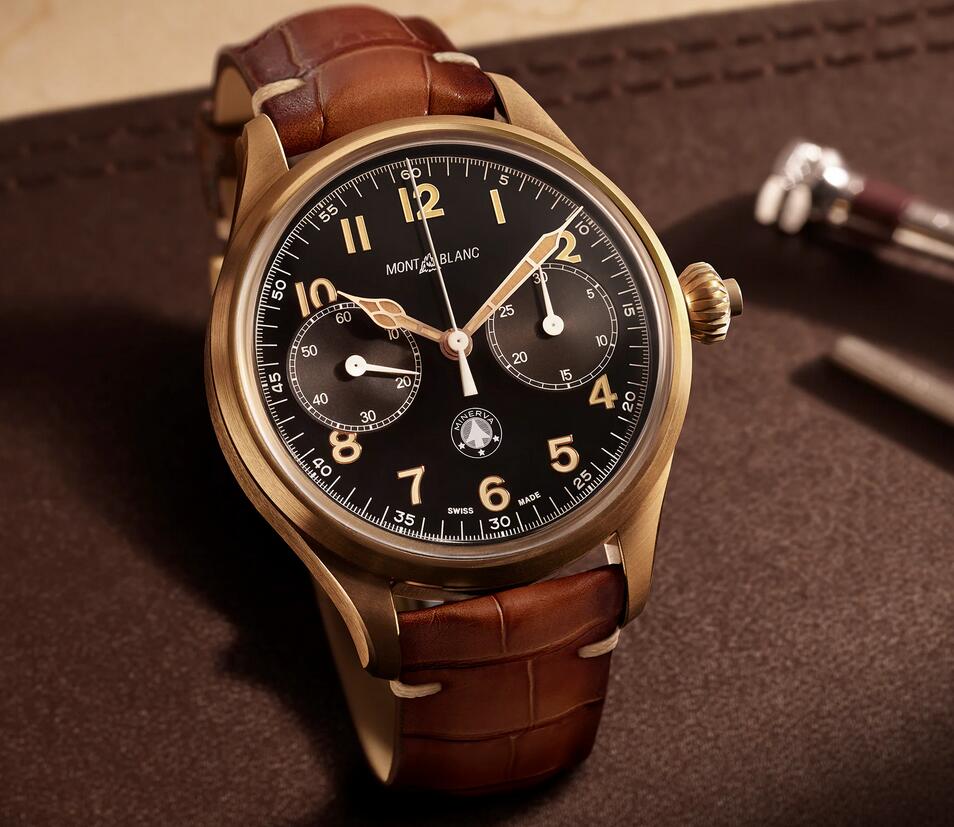 Large with 46mm in diameter, the fake watches clearly indicate the details.