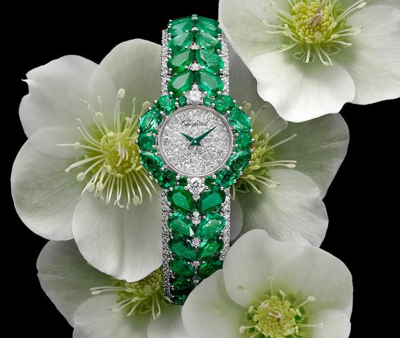 Emeralds make the fake watches online show very energetic green luster.